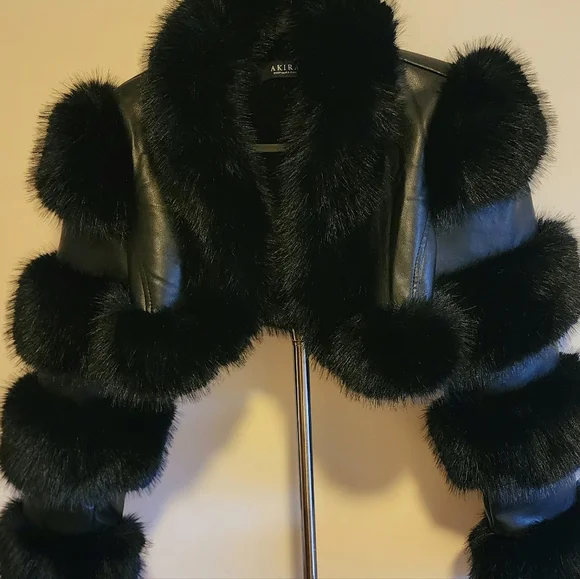 LOVERGIRL ULTRA CROP FUR TRIM MOTO - L - Picture 3 of 3
